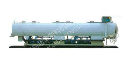 真空定徑機、牽引裝置、切割裝置